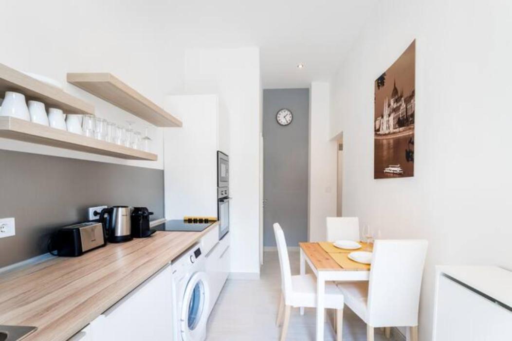 Hi-Bp Sunny Home Apartments In The Heart Of Budapest Exterior foto